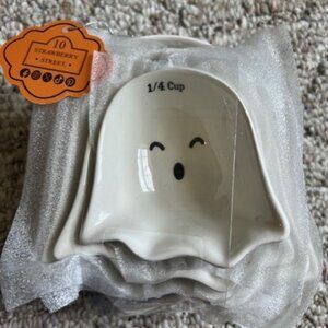 10 Strawberry Street Ceramic Halloween Ghost Shaped 4 pc Measuring Cup Set - NEW